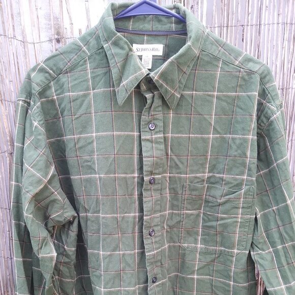 St. John's Bay Flannel Green Plaid Button Up - LG - Picture 3 of 12